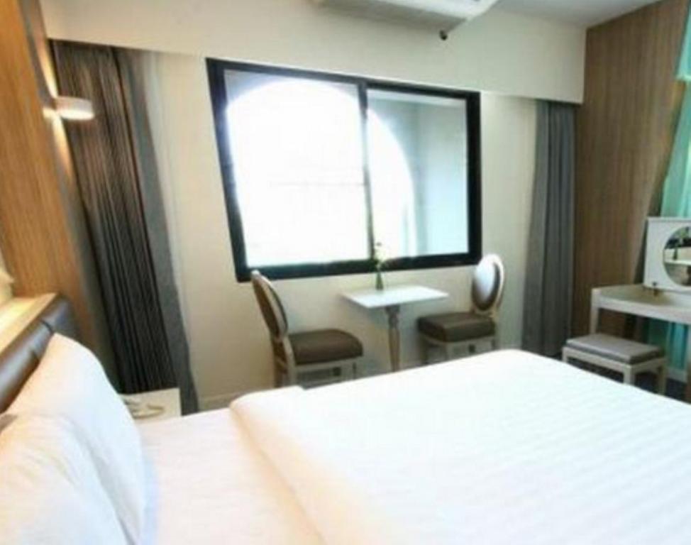 Hotel Papa Bangkok Siriraj Экстерьер фото